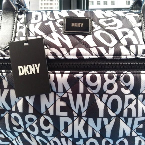 NWT DKNY Womens LYLA Quilted Black White Softshell Zip Large Shopper Tote Gift - Picture 10 of 15